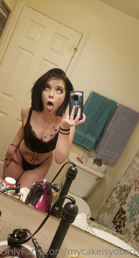mycakeisyourconfectionto étoile adulte photos