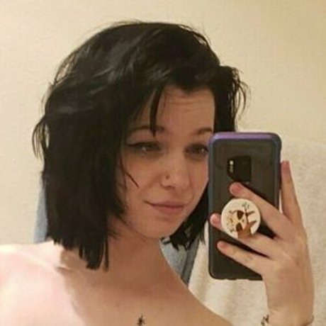 ébène courbée onlyfans nus galerie