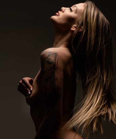 Klaudia Stec modèle chaud galeries