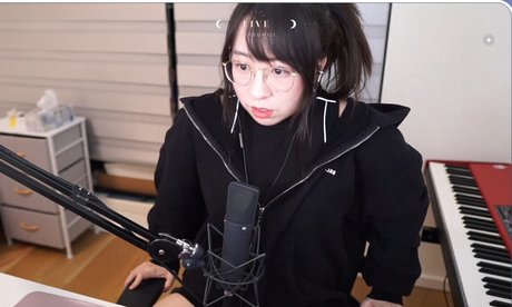 lolnatsumiii modèle nu galeries