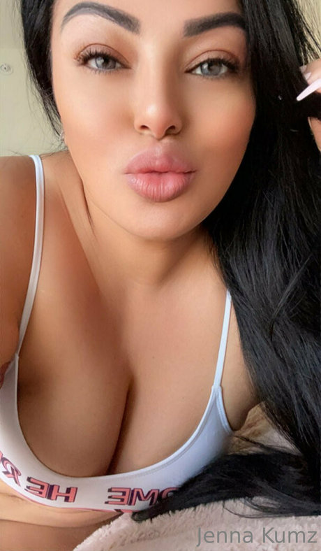 thick jennakumz actrice hd galeries