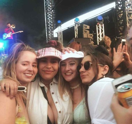 Lotti Loka star du porno adulte photos