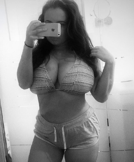 Tiffany Harrison étoile érotique img