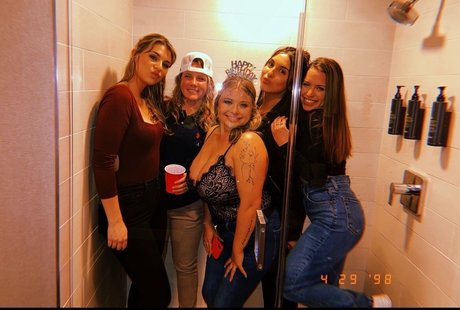 Meghan P étoile sexy photos