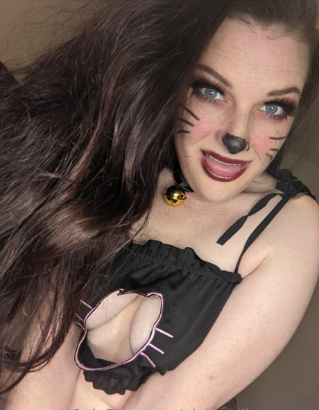 vickymilkmomma star pornographique image