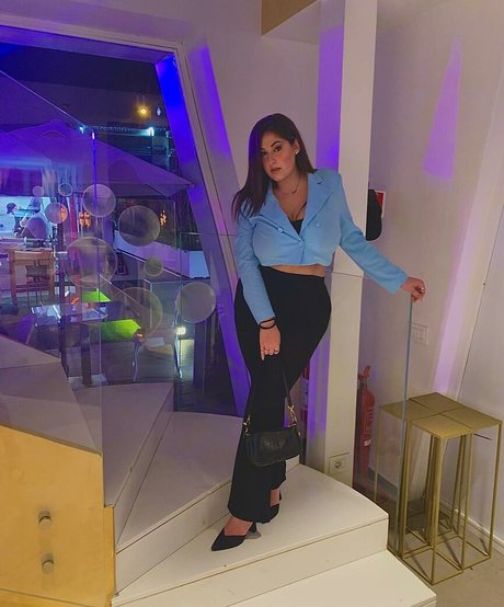 tatouages ​​blonds onlyfans nus érotiques photo