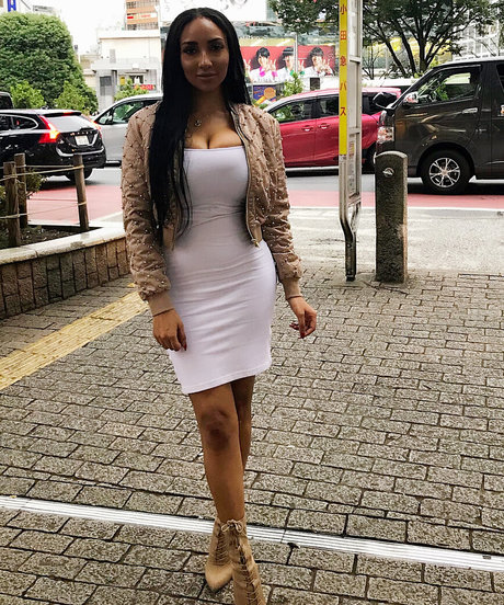 lesbiennes strapon onlyfans parfait chaud archive