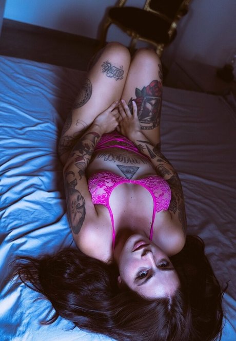 vickyohw actrice de nus des photos