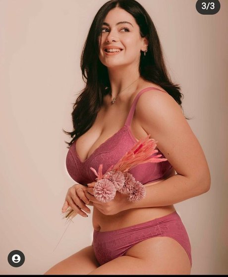 Paola Torrente actrice chaude image