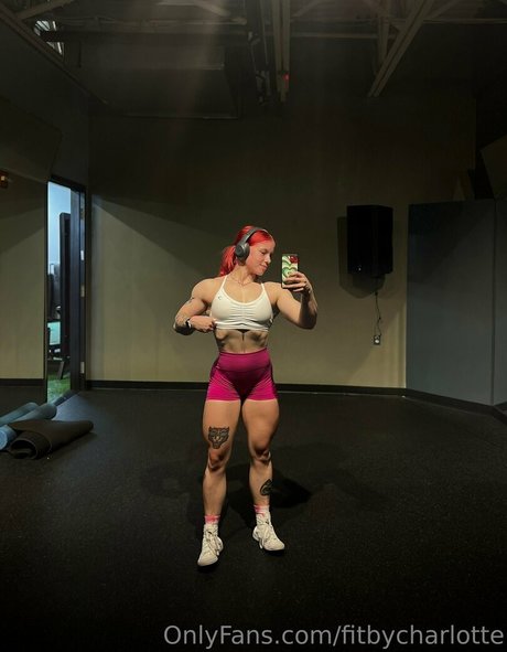 fitbycharlotte joli modèle photos
