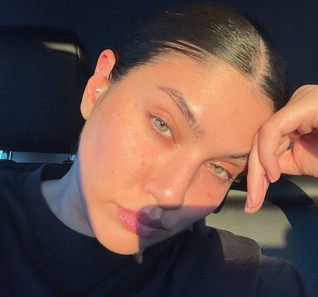 La Tecia Thomas art modèle image