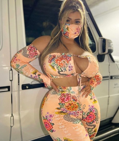 Michelle Mendez modèle xxx galerie