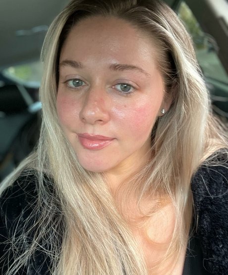 Ellanabryan modèle chaud archive