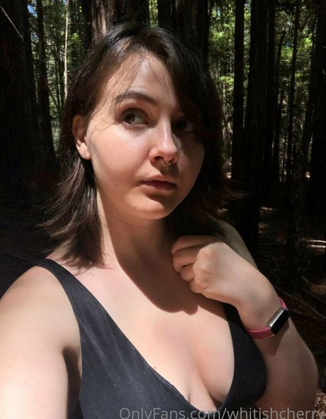 whitishcherry actrice sexy image