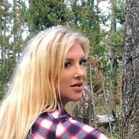 Taya Christian modèle sympa img