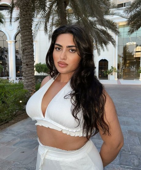 Irena Drezi modèle porno images