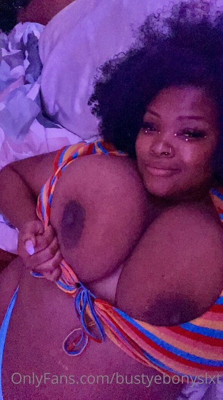 bustyebonyslxt actrice chaude archive