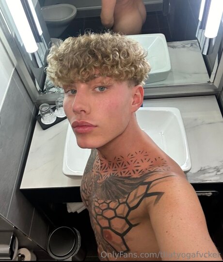 thatyogafvcker modèle joli des photos