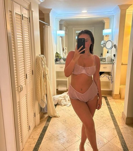 Georgia Ella Murphy star du porno adulte archive