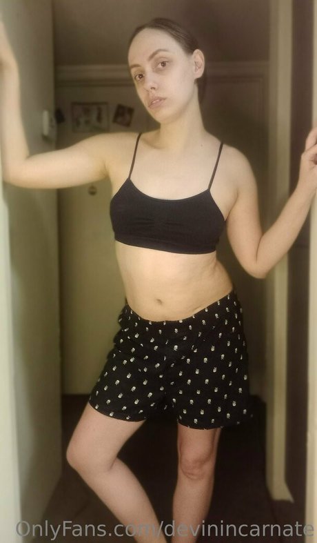 devinincarnate actrice érotique collection