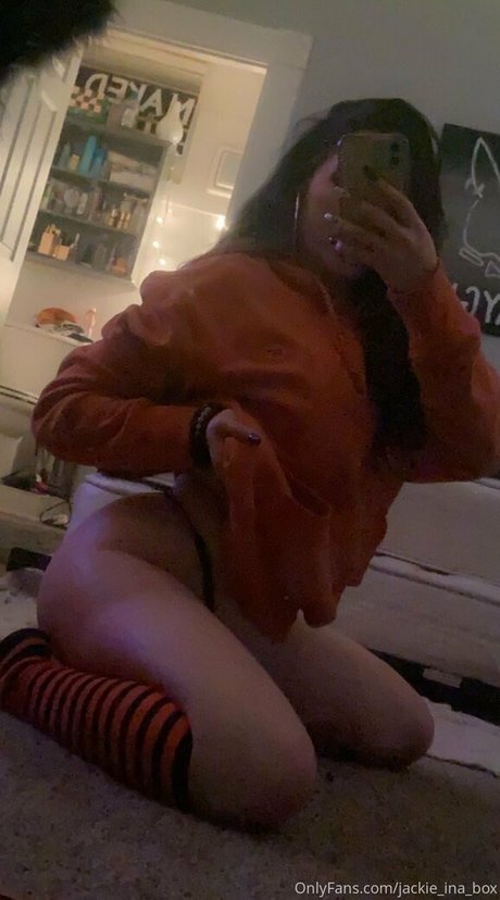 jackie ina box actrice chaude image