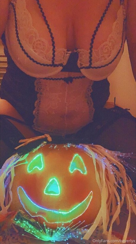 xbee93 actrice sexy img