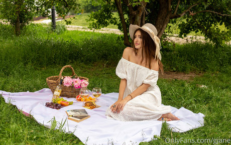 reine de pique onlyfans sexe image