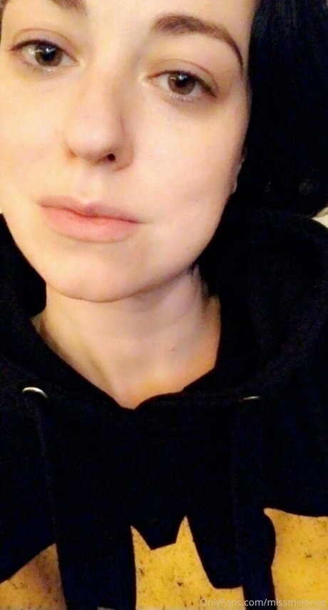 missmelonee modèle pornographique des photos