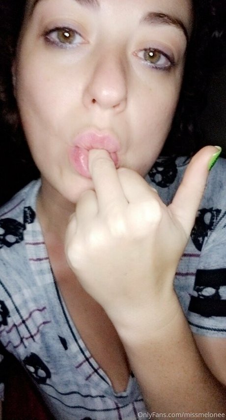 missmelonee modèle érotique photo