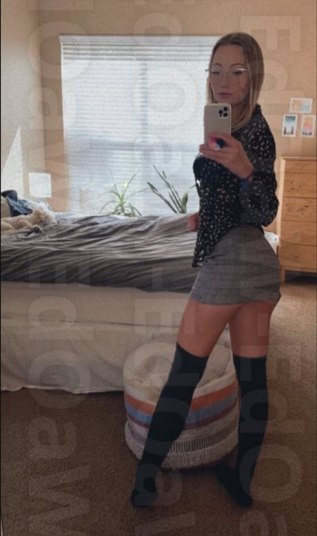 milf aux cheveux noirs onlyfans sexe érotique photos