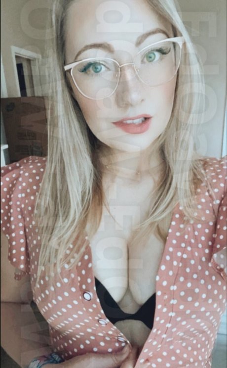 Cannibalqueen haut modèle des photos