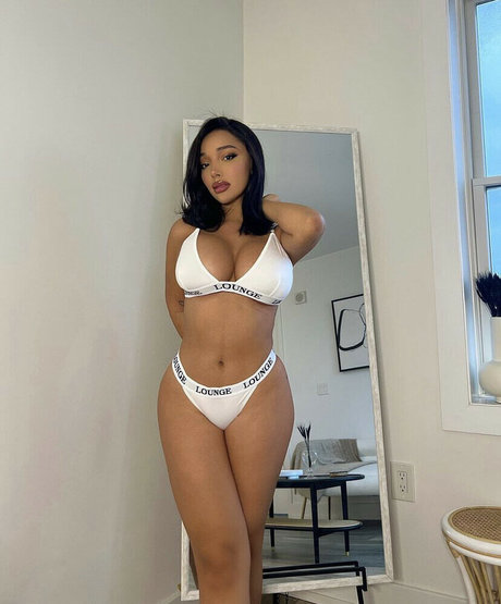 Kiara Marie actrice adulte des photos