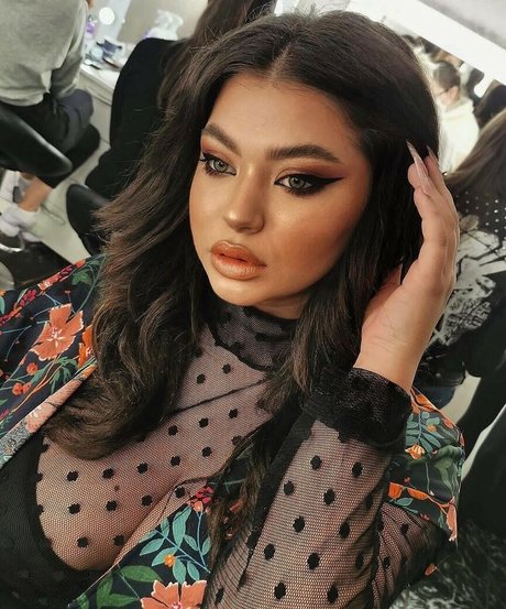 Roxana Elena star du porno gratuit archive