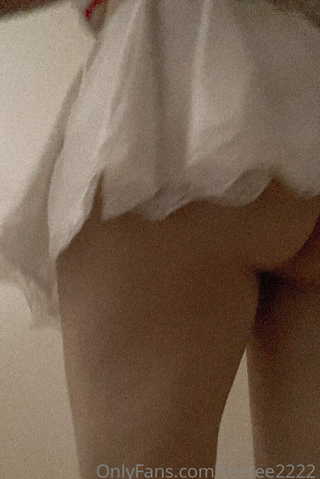 teetee2222 actrice artistique galerie