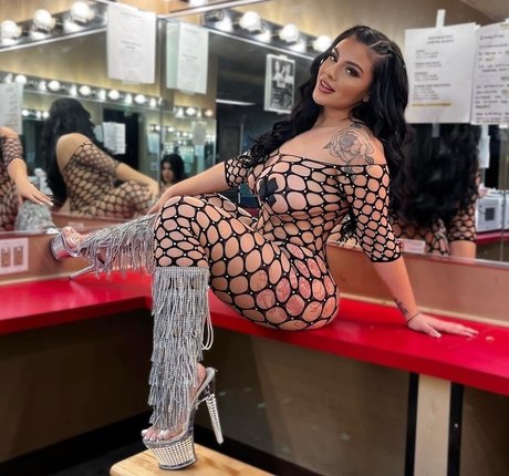 Chas ittyyy actrice sexy galeries