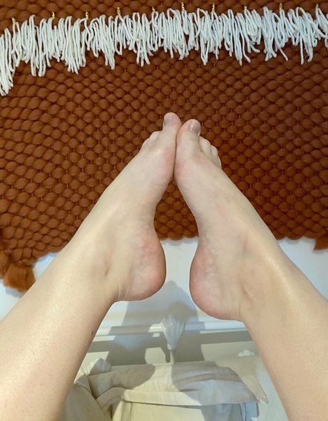 lucyfeetandtoes actrice de grande qualité des photos
