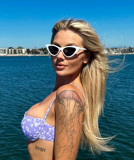 Phoebe Davis star du porno sympa galeries