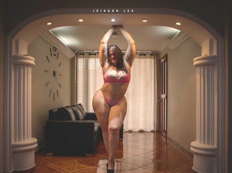 femmes célèbres onlyfans beau images