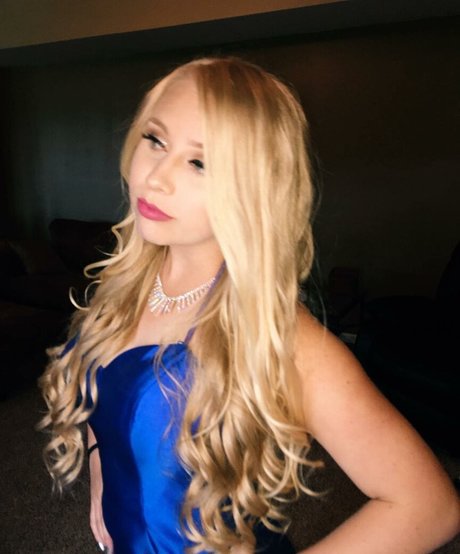 Rhiannon C étoile sexy galerie