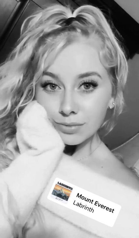 Rhiannon C art de star du porno des photos