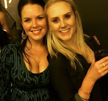 Chloe G modèle adulte images