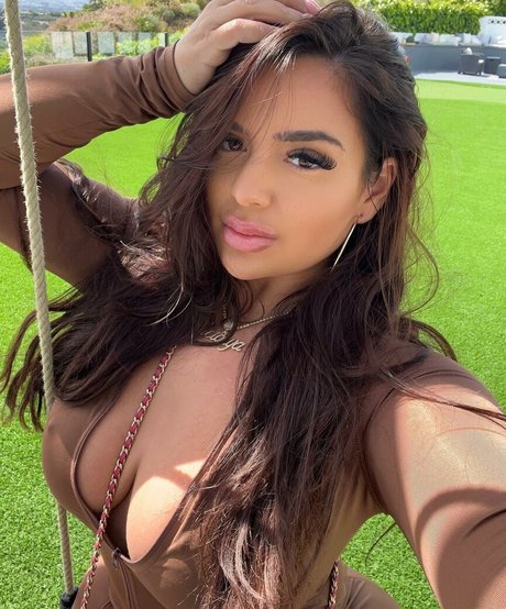 Victorya Addad étoile nue photo