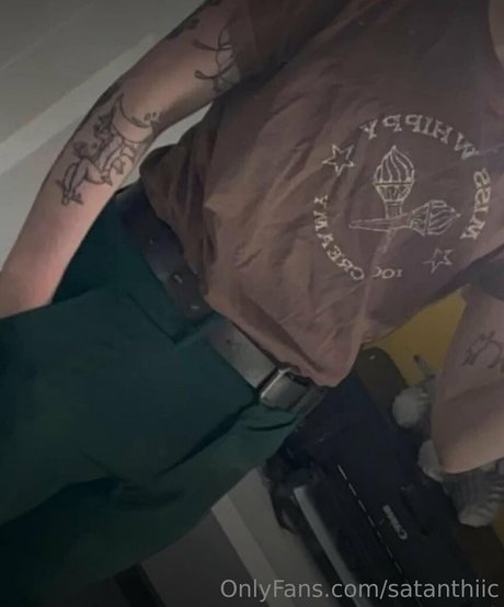 satanthiic mannequin galeries