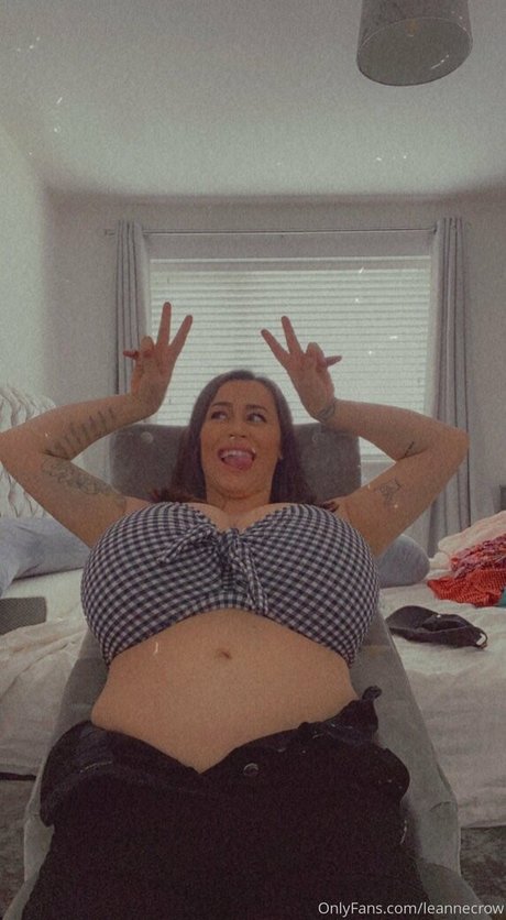 leannecrow modèle sympa image