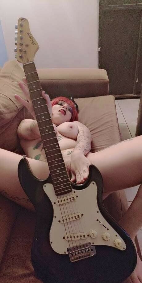 Naru Peridot étoile sexy images