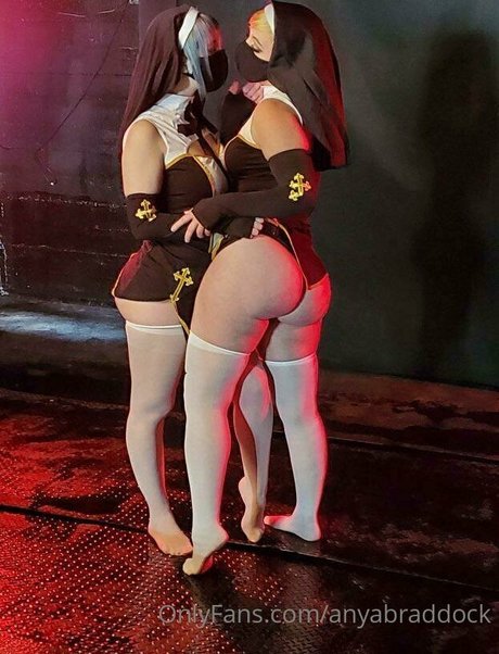 anyabraddock art étoile collection