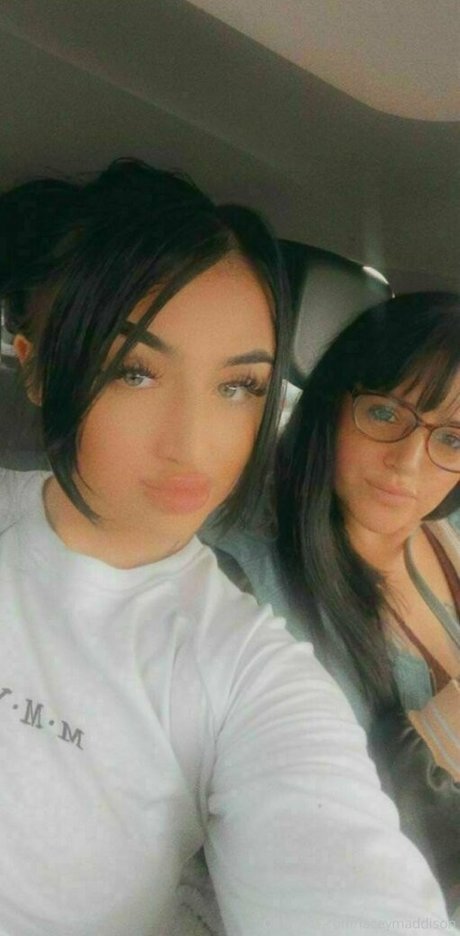 laceymaddison modèle exclusif photo