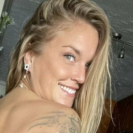 Mollie Rose star du porno chaude photos