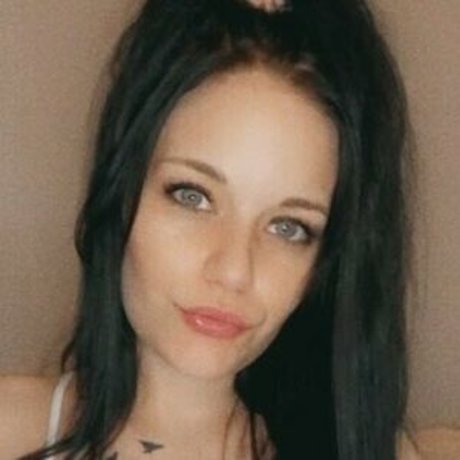 Aubreemullerx nus étoiles des photos