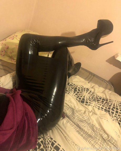 latex alina meilleure étoile image